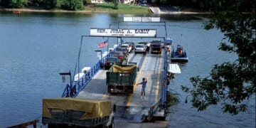 People protest at former location of White's Ferry, clamoring for it to be reopened
