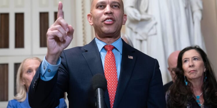 Hakeem Jeffries, top House Democrat, doubts Trump can 'run' Venezuela any better than the U.S.