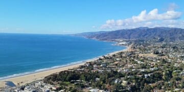 CA Minimum Wage Bumps Up While LA Argues Over Thirty Bucks an Hour – HotAir