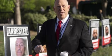Tom Homan, White House border czar, accuses Democrats of fueling chaos as ICE shooting fallout grows