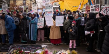 Minnesota Democrats are demanding a broader investigation into Renee Good's shooting