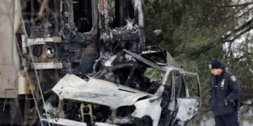 After 2015 commuter train crossing crash that killed 6 in New York, $182M settlement reached