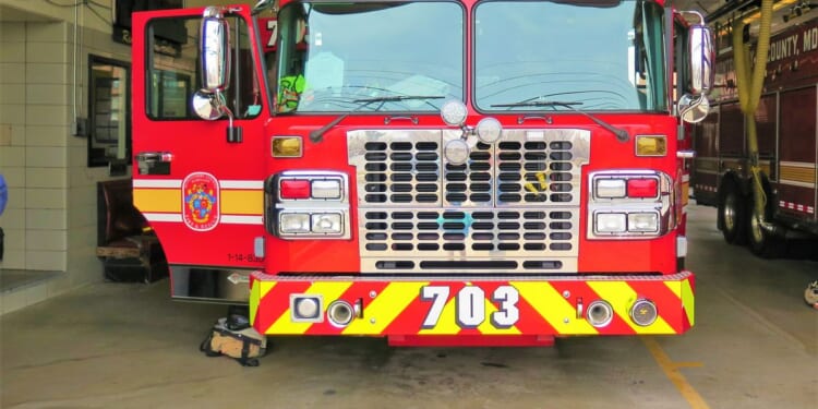 Montgomery County firefighters help mom of twins give birth on I-270