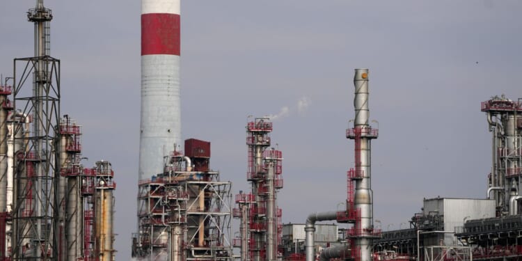 Hungary's MOL to buy Serbia's Russia-owned NIS oil company if U.S. approves