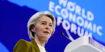 Von der Leyen vows 'unflinching' response to Trump's Greenland tariff threats