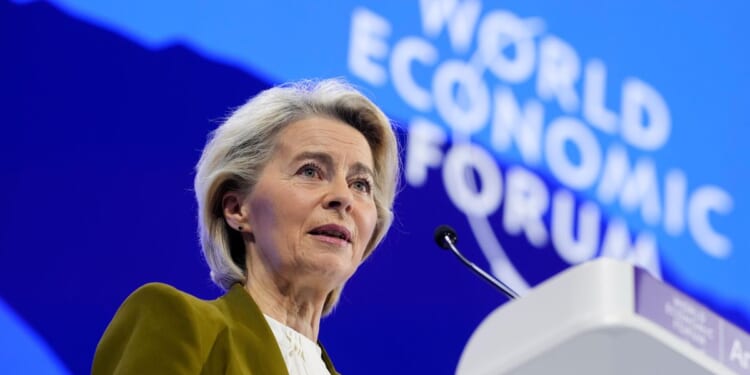 Von der Leyen vows 'unflinching' response to Trump's Greenland tariff threats