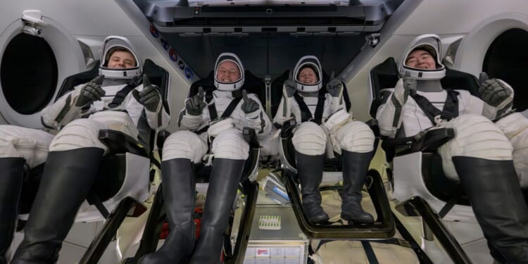 Space station's ultrasound machine was critical during medical crisis, astronauts say