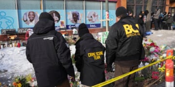 Minneapolis police chief challenges federal account of Alex Pretti shooting