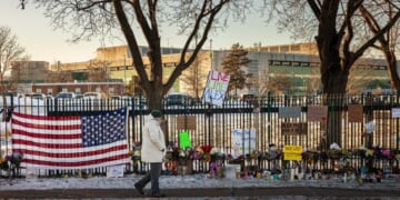 Trump, Democrats clash over ICE cooperation, deal to diffuse violence in Minneapolis in jeopardy