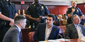 Judge halts federal prosecutors from seeking death penalty against Luigi Mangione