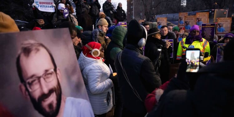 DOJ opens civil rights investigation into Alex Pretti's death