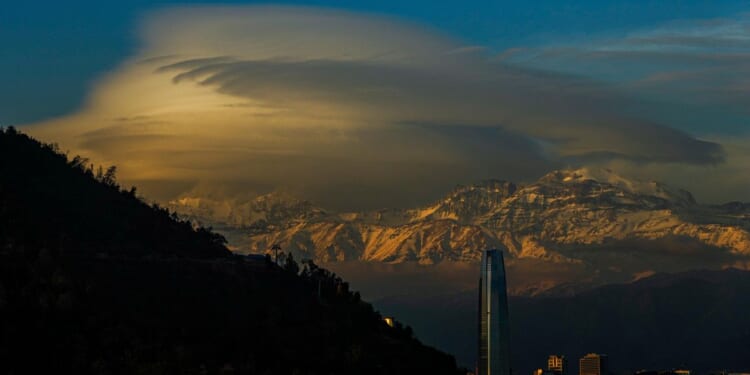 A chatbot entirely powered by humans, not artificial intelligence? This Chilean community shows why