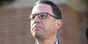 Shapiro Criticizes Vance Despite Similar Holocaust Remembrance Post