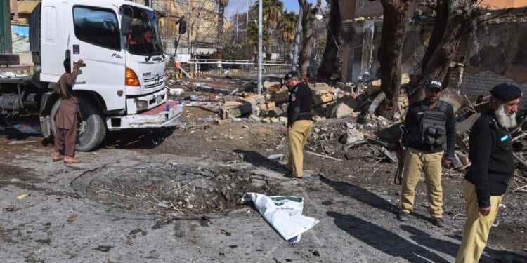 Pakistani forces kill 177 militants in 48 hours, the highest toll in decades