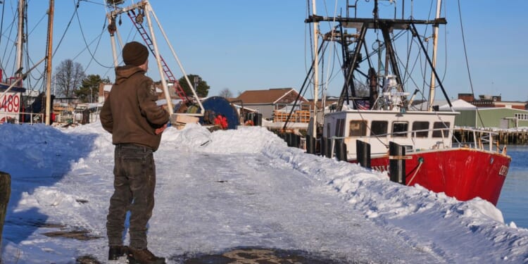 Fishing boat sinks in frigid waters off Massacusetts, claims 7 lives