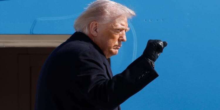 Trump wades into Texas primary, but doesn't endorse candidate