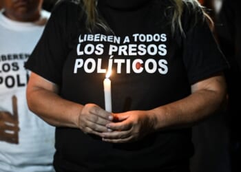 Families of Venezuelan Political Prisoners Pray for Their Release