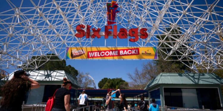 Six Flags sells off 7 amusement parks