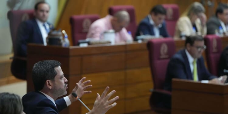 Paraguay lawmakers approve a defense agreement that allows an increased U.S. military presence