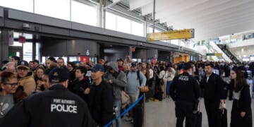 White House pushes ahead with ICE airport deployment as DHS shutdown talks stall