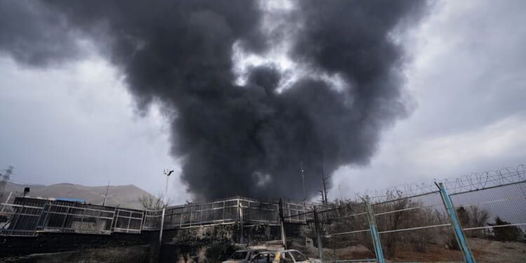 Egypt, Pakistan join neutral Oman in trying to mediate end to Iran war