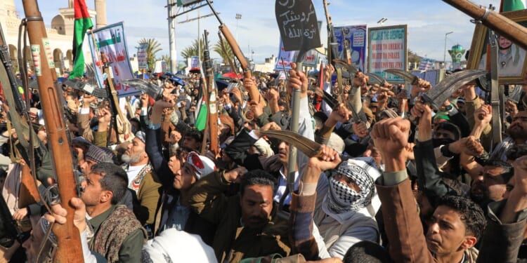 A Houthi missile attack on Israel stokes fears of renewed Red Sea shipping strikes