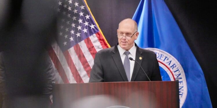 Border czar Tom Homan says TSA agents could get paid as soon as Tuesday