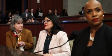 4 GOP Reps Help a Squad Member Oppose Trump Migrant Policy