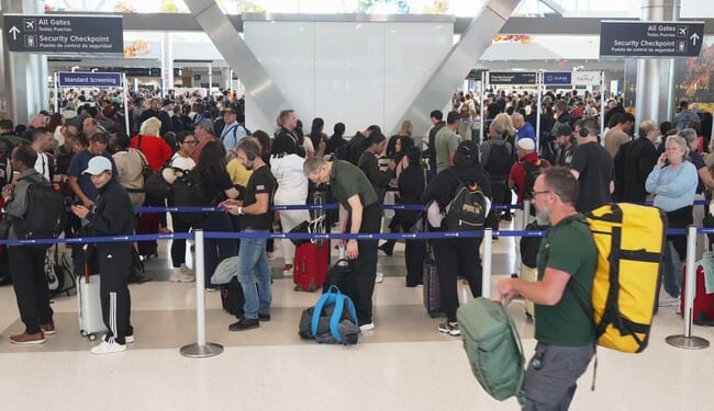 Democrats Admit Hurting TSA Workers While Feeling None of the Pain – PJ Media