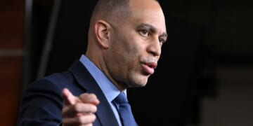 Dems Block DHS Funding and War Powers Resolution Fails