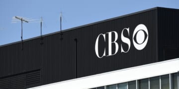 Every Now and Then Someone Stands Far From the Maddening, Proggy Crowd – HotAir