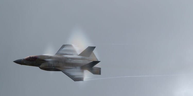 The U.S. launched two F-35 fighter jets, similar to the one shown, in response to the incident, along with two F-22 fighters, four KC-135 tankers, one E-3 AWACS, two Canadian CF-18 fighter aircraft, and one CC-150 tanker.