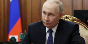 Russia sending drones, food and medicine to Iran, report says