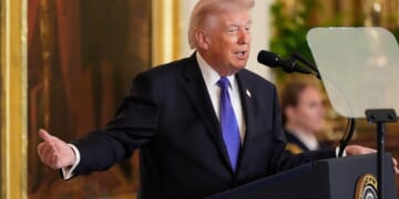 Trump says he'll attend White House Correspondents dinner, ending boycott