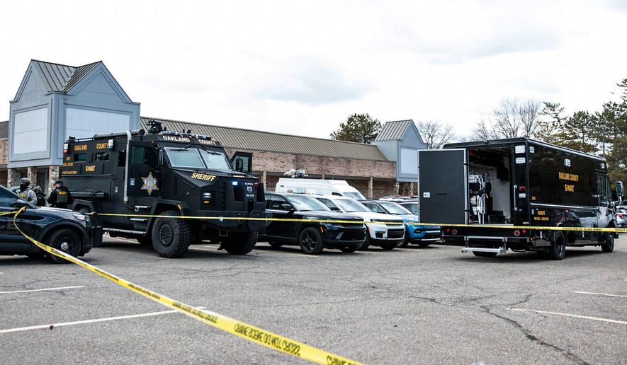 Police respond to scene of a shooting at Temple Israel in West Bloomfield, Mich., on Thursday, March 12 2026. (Jacob Hamilton/Ann Arbor News via AP)