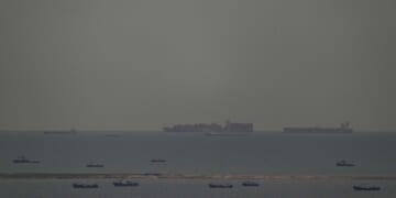 Iran to demand fees for ships transiting Strait of Hormuz; vows to block U.S. and Israeli ships