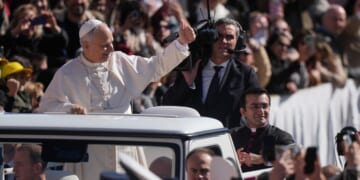 Flyers fans have faith as run at playoff spot follows family’s jersey gift to Pope Leo XIV