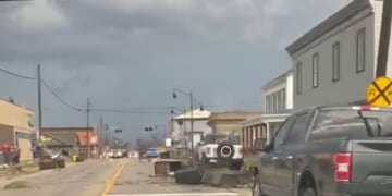 Powerful winds and reported tornadoes rip through the Midwest, leaving heavy damage but no deaths