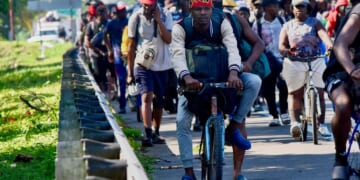 Migrant caravan leaves southern Mexican city but many are no longer aiming for the U.S. border