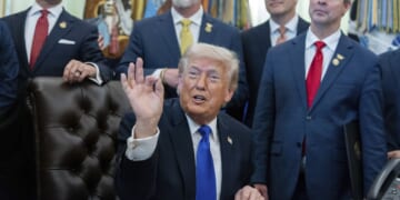 Trump gives go-ahead to major new Canada-U.S. oil pipeline