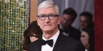 Tim Cook Steps Down as Apple CEO – PJ Media