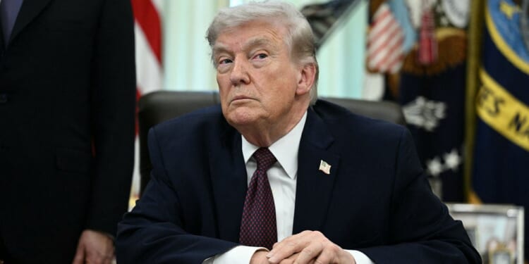 Trump Mail-In Ballot Order Sets Up Battle With States