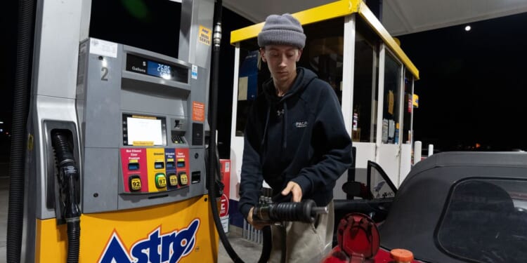 High oil prices due to the Iran war weigh on everything from the gas pump to consumer goods