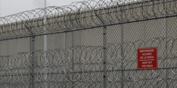 ICE failed to tell Justice Dept. it could reveal warrant to judge; murder suspect went free
